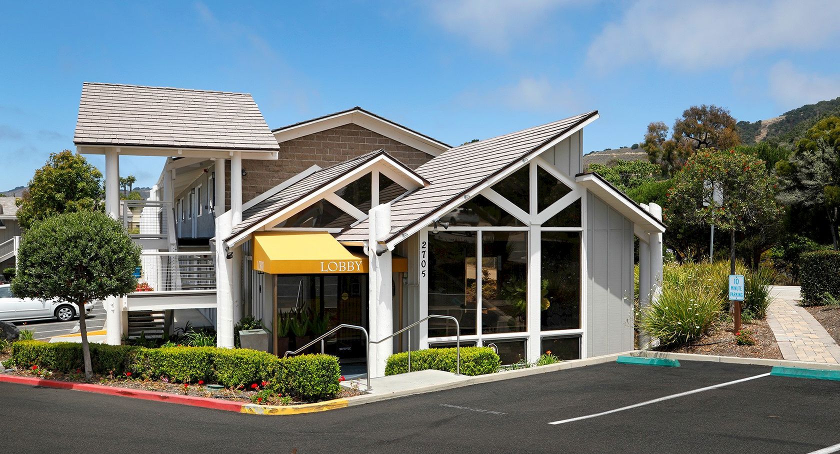 Hotel Spyglass Inn