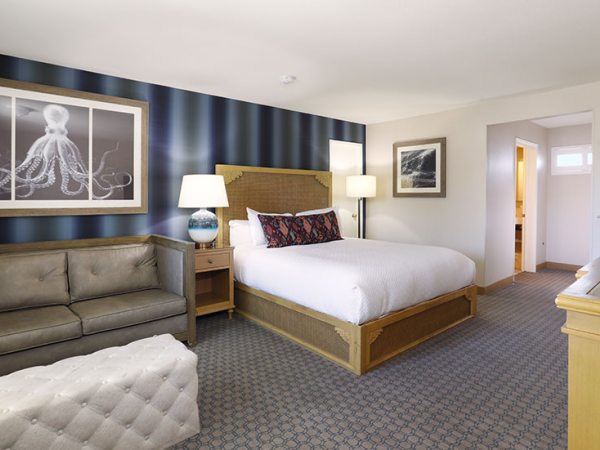 Hotel Spyglass Inn