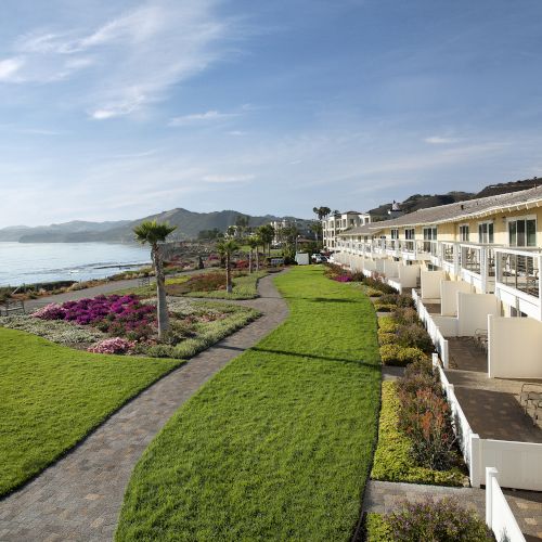Hotel Spyglass Inn
