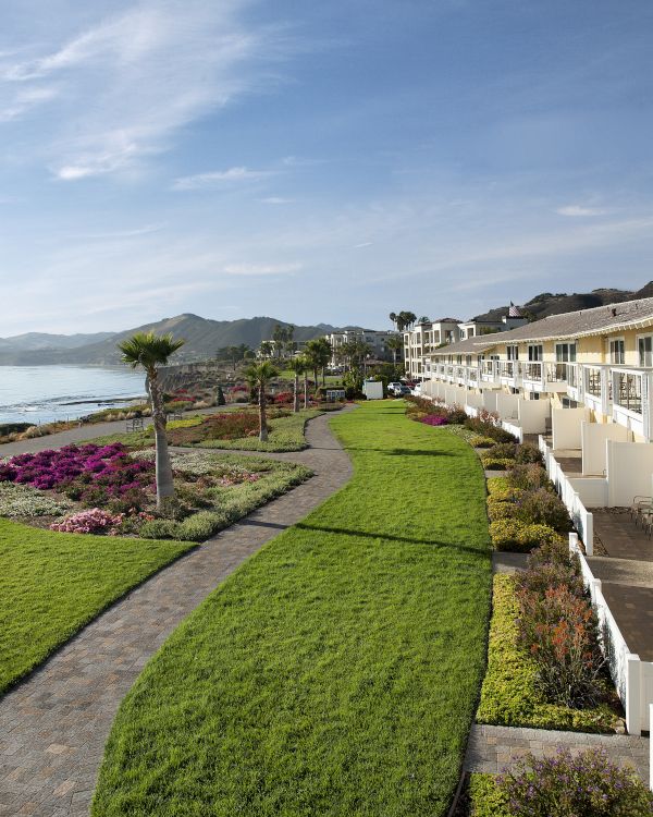 Hotel Spyglass Inn