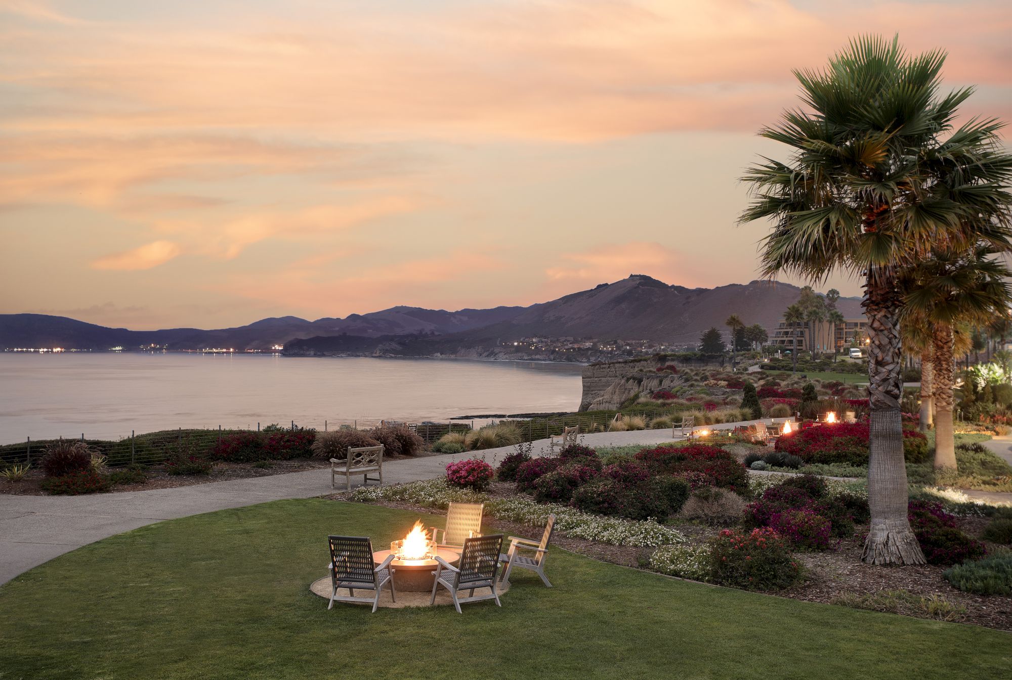 Hotel Spyglass Inn