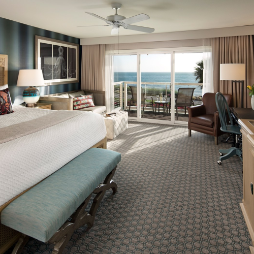 Hotel Spyglass Inn